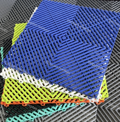 Carreaux de sol de garage en polypropylène de 18 mm résistant à l'eau pour gymnases et ateliers