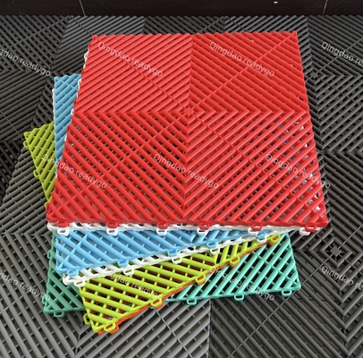 Planchers de garage en polypropylène à charge lourde, carreaux de sol de garage à nervures