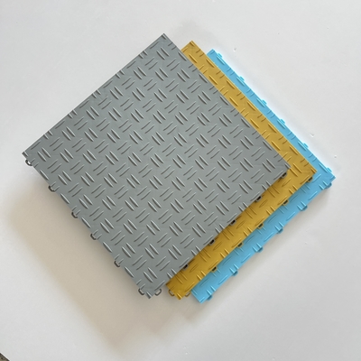 Le plancher de garage en PP diamanté est de 2500 lbs.