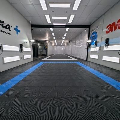 Carreaux de plancher de garage durables 2500 livres par pied carré capacité de poids haute résistance aux chocs
