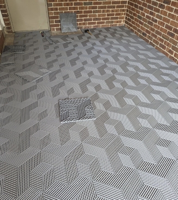 Plancher de garage modulaire anti-âge avec revêtement en polyuréthane
